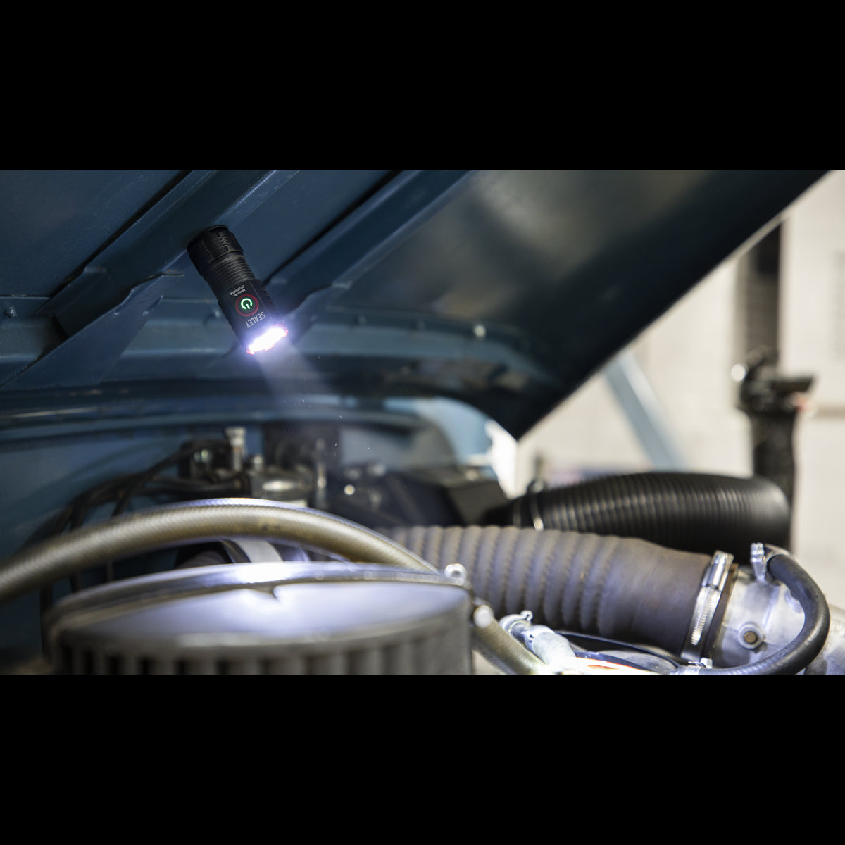 Sealey LED2500SB Super Beam 2500lm Rechargeable SMD LED 24W Pocket Light