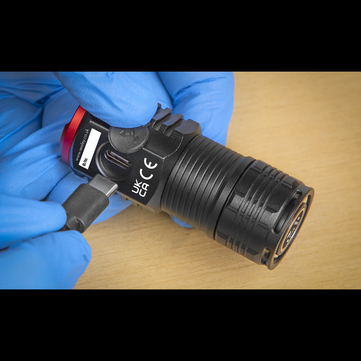 Sealey LED2500SB Super Beam 2500lm Rechargeable SMD LED 24W Pocket Light