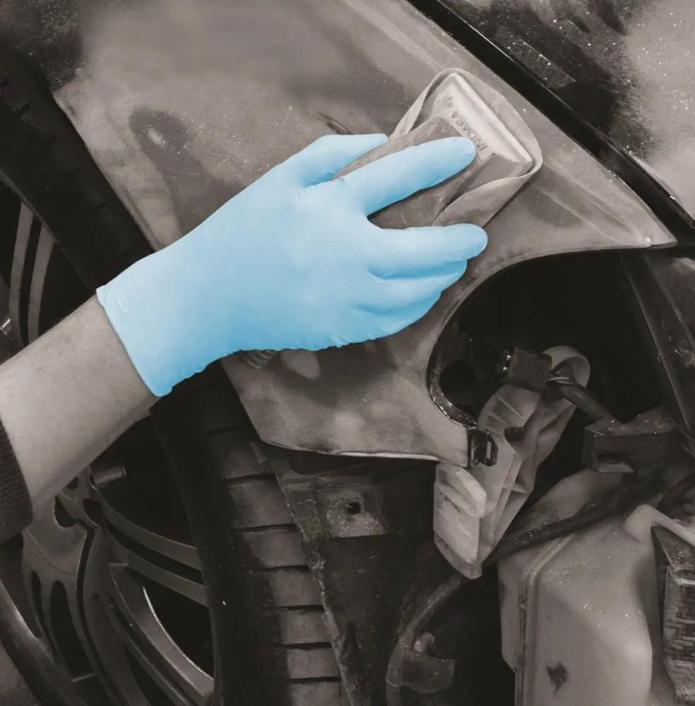 Durable and puncture-resistant Bodyguards GL895 Blue Nitrile Gloves for high-sensitivity tasks.