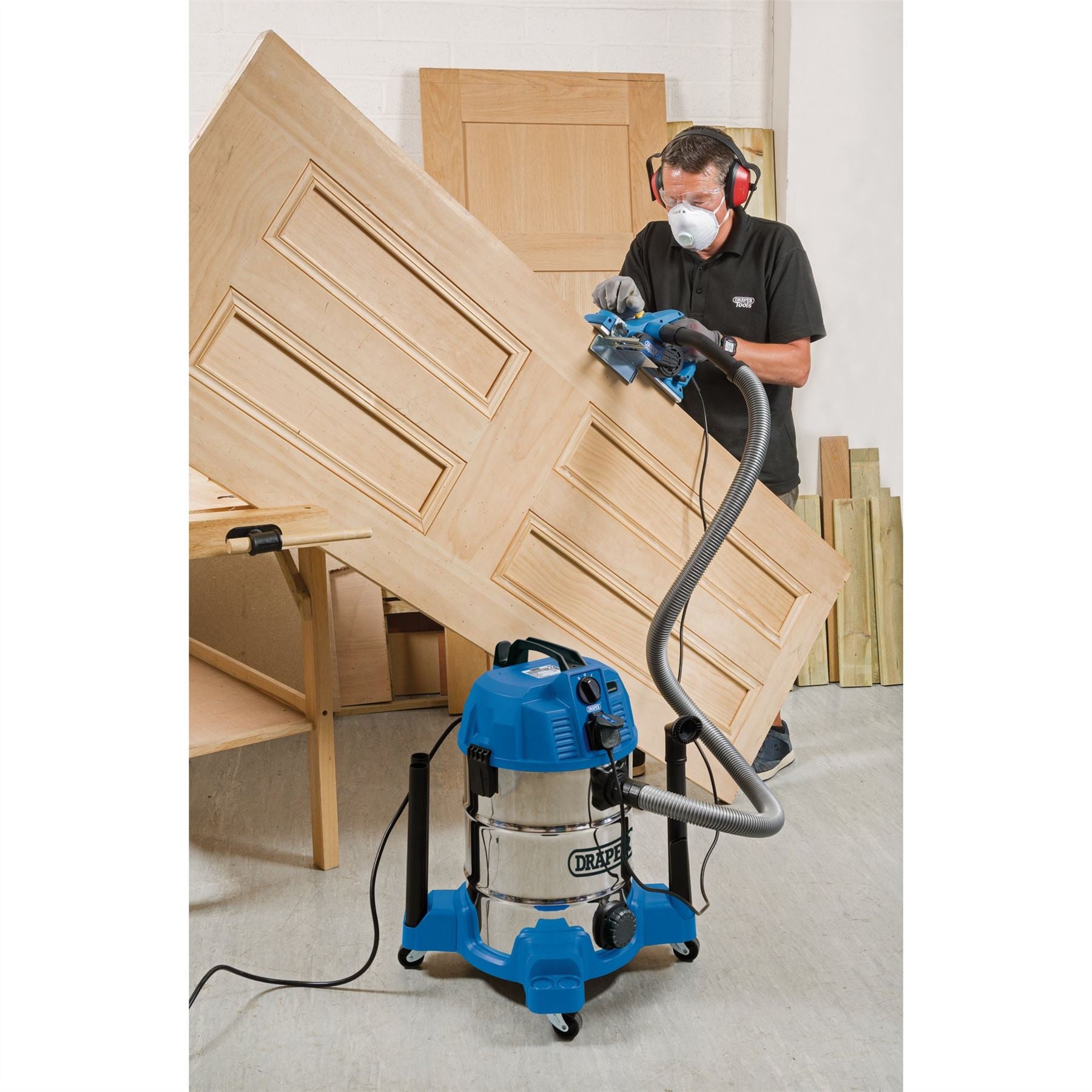 Draper 20529 230V Wet and Dry Vacuum Cleaner with Stainless Steel Tank and Integrated Power Out-Take Socket 30L 1300W